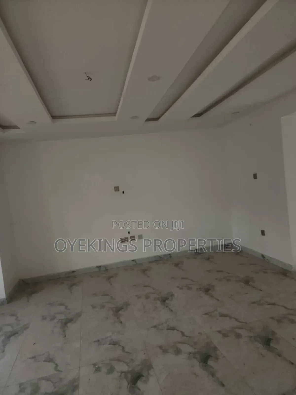 4bdrm Bungalow in Ayegore, Akala Express for sale in Akala Express