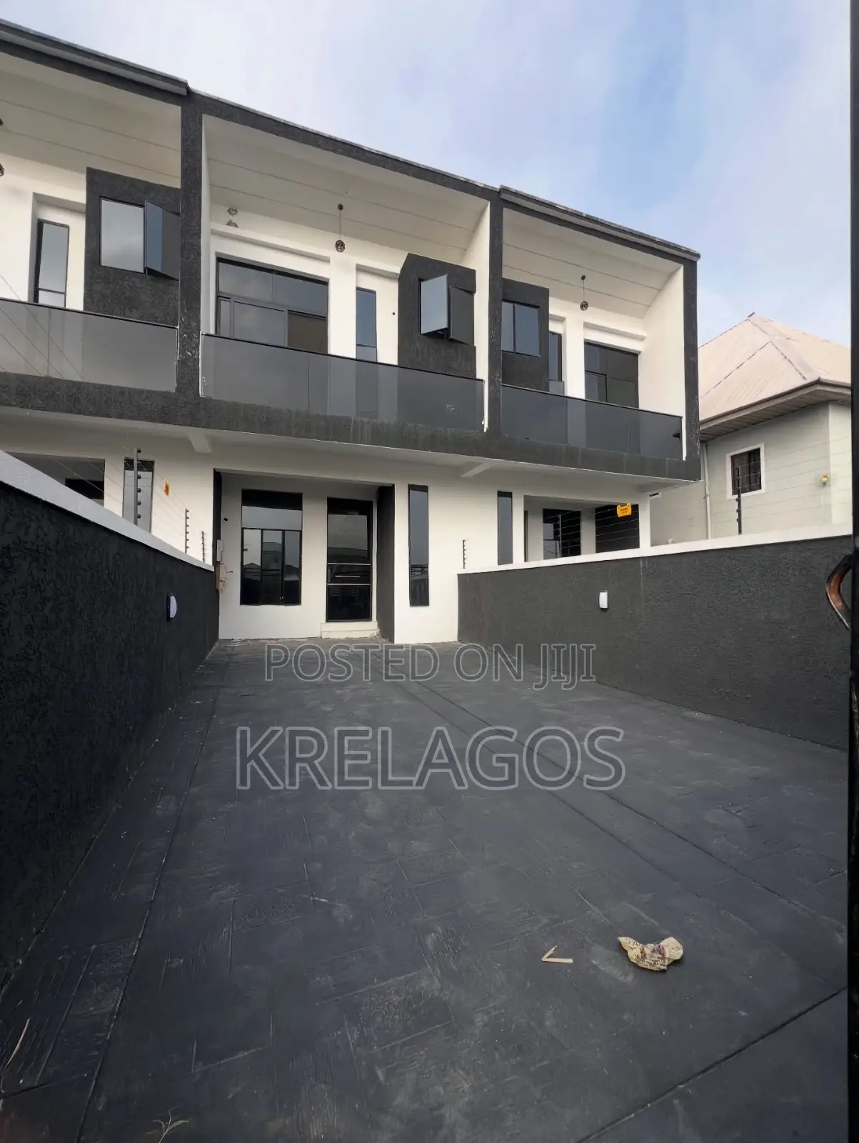 4bdrm Duplex in Ikota for rent in Ikota