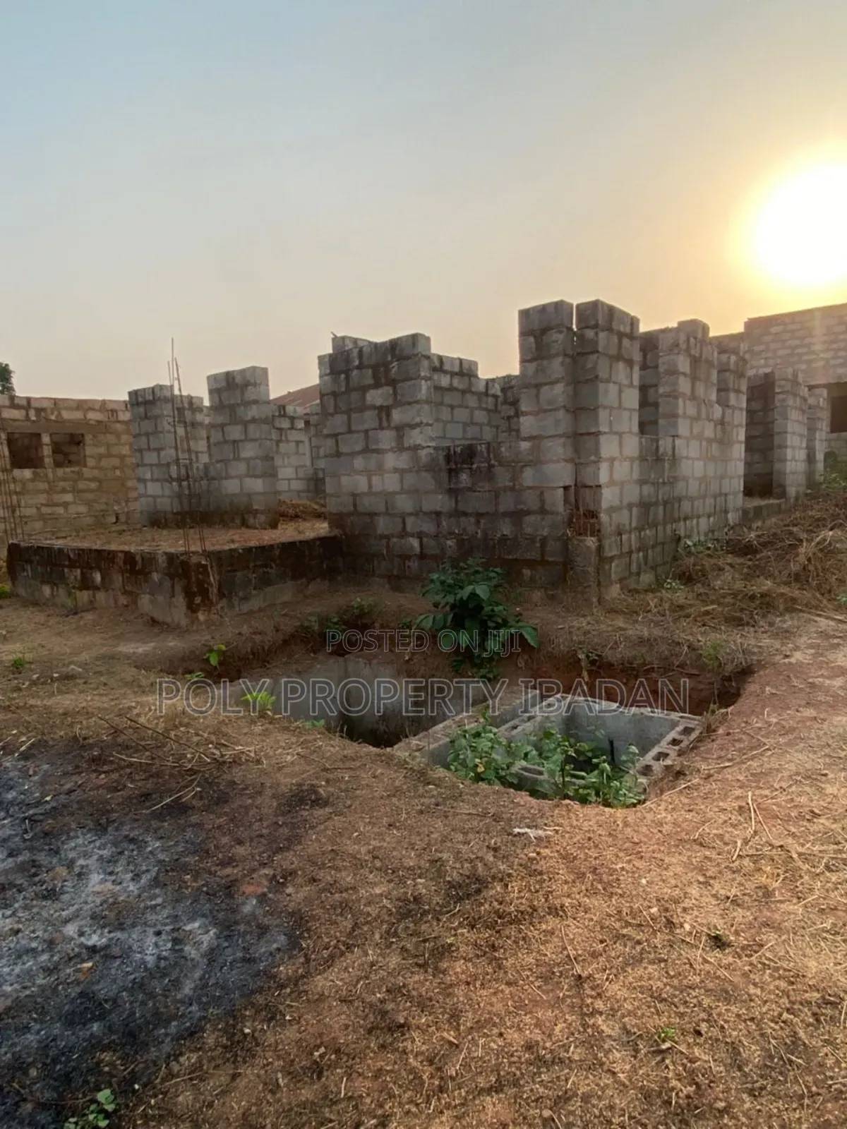 Land for Sale 21⁄2 Plots of Land Located at Adetokun, Ologuneru. in Ologuneru