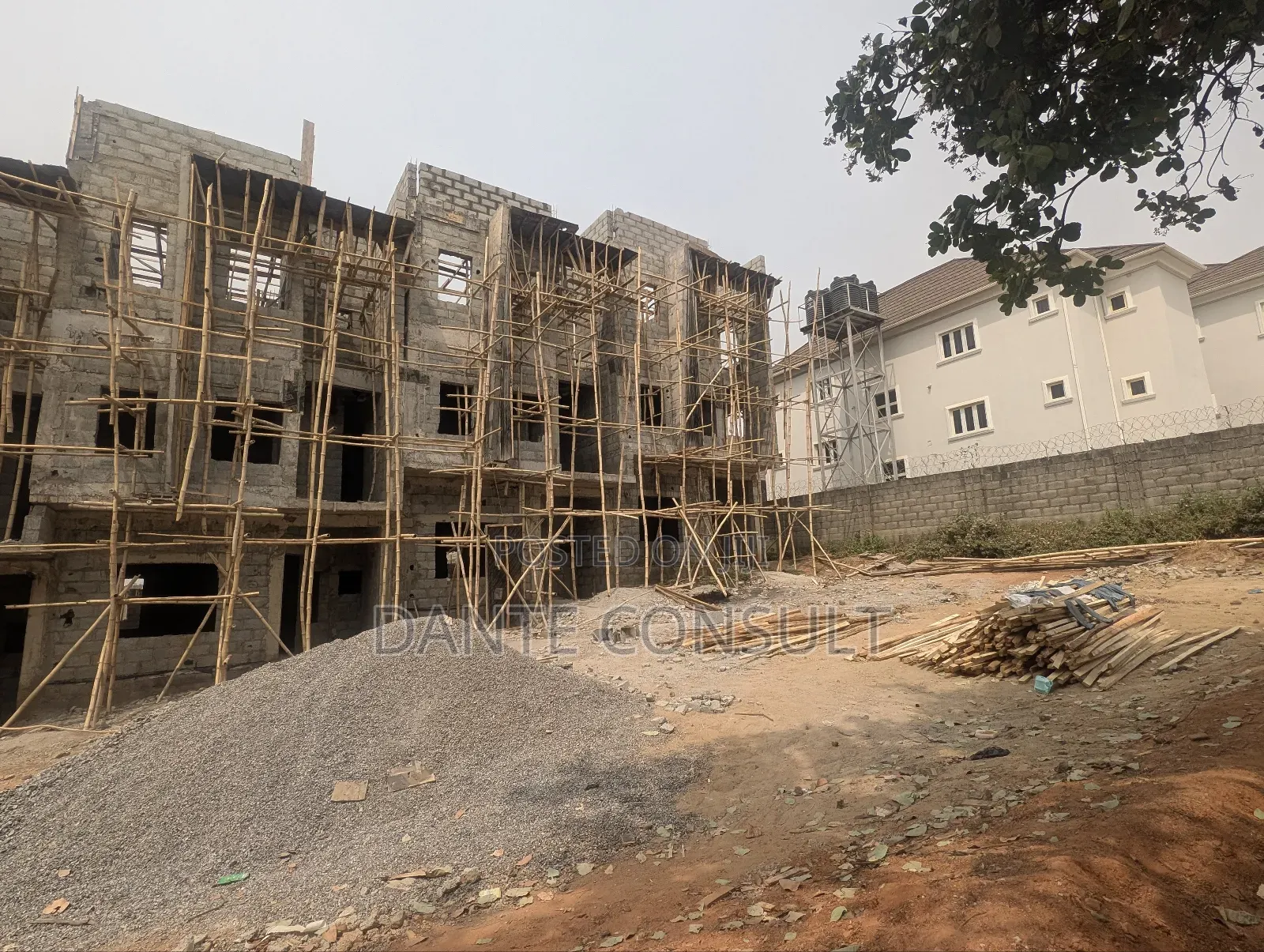 4bdrm Duplex In Kaura For Sale in Kaura