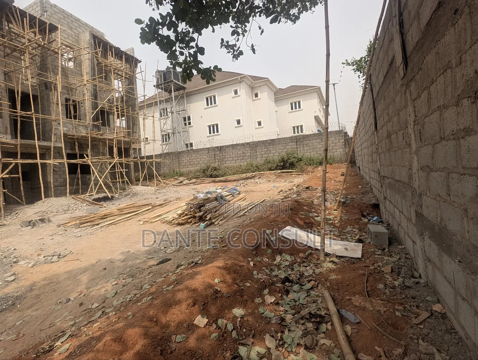 4bdrm Duplex In Kaura For Sale in Kaura