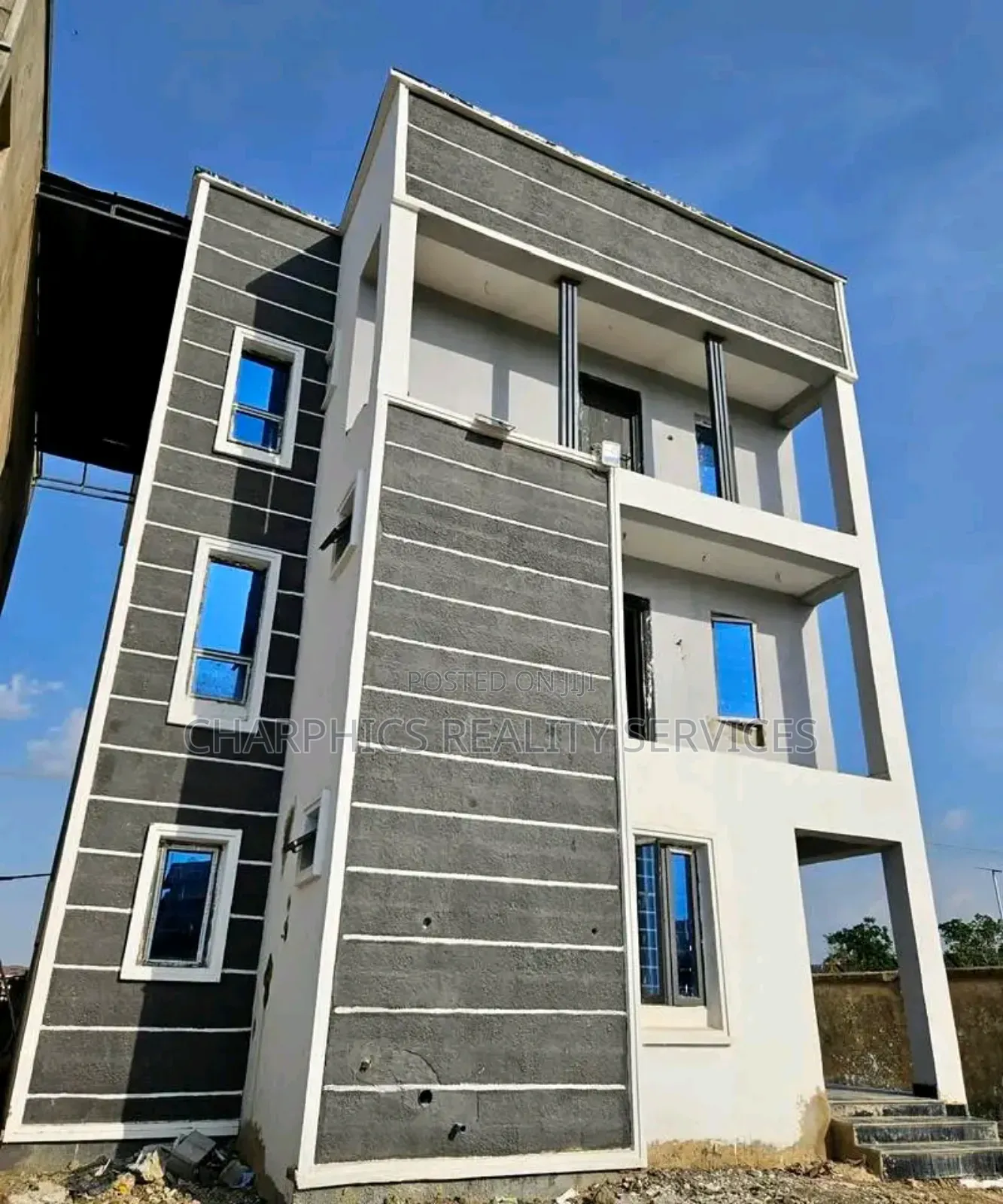 5bdrm Duplex in Gaduwa for sale in Gaduwa