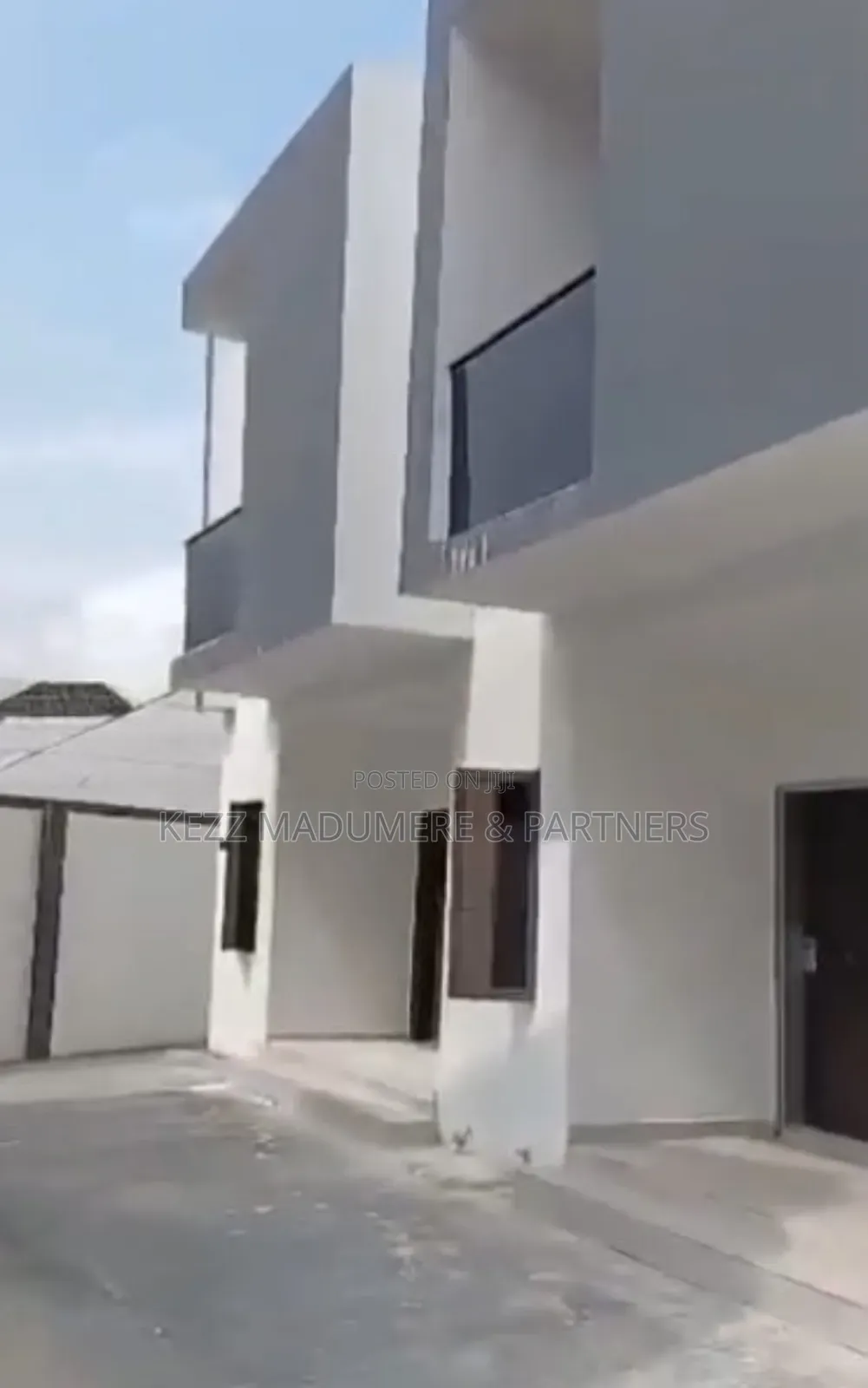 10bdrm Duplex in Rumuosi Port for sale in Rumuosi