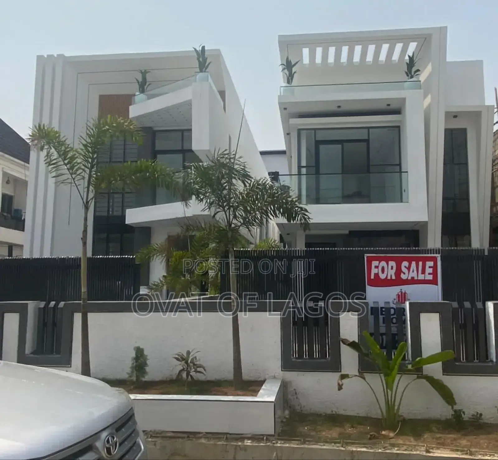 5bdrm Duplex in Chevron for sale in Chevron