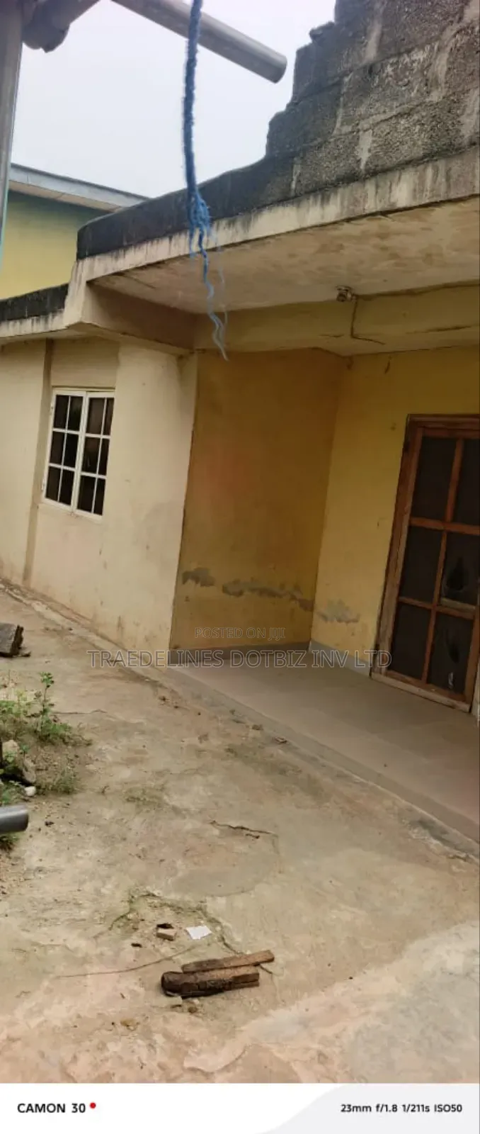 2 Blocks of Mini Flat, Decked in Alakuko