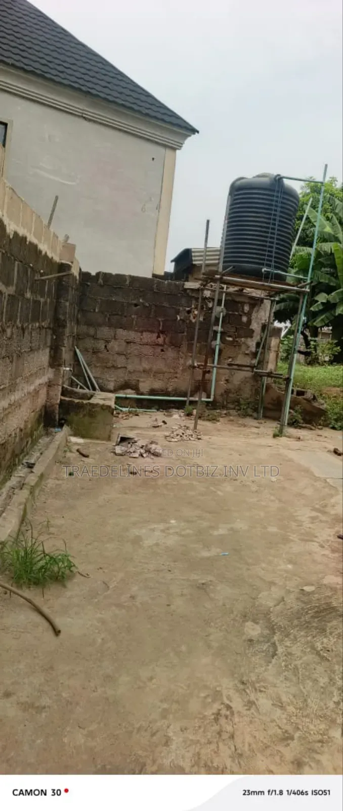 2 Blocks of Mini Flat, Decked in Alakuko