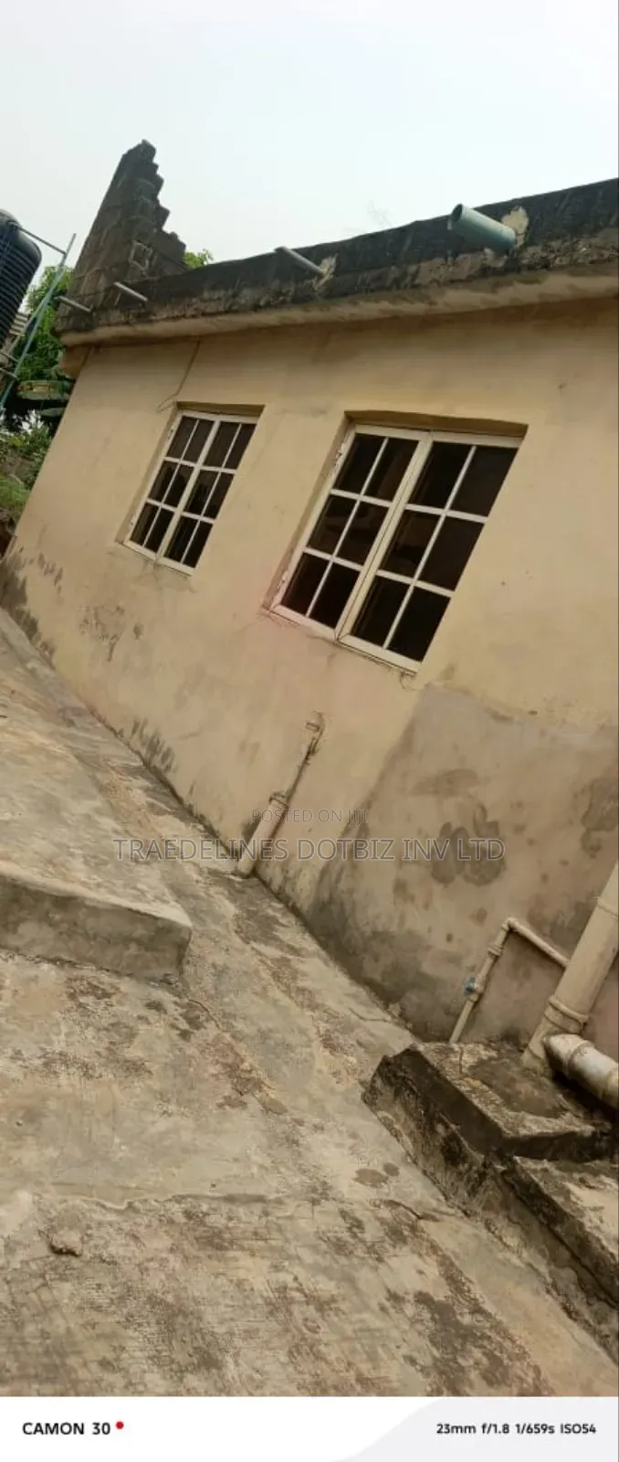 2 Blocks of Mini Flat, Decked in Alakuko