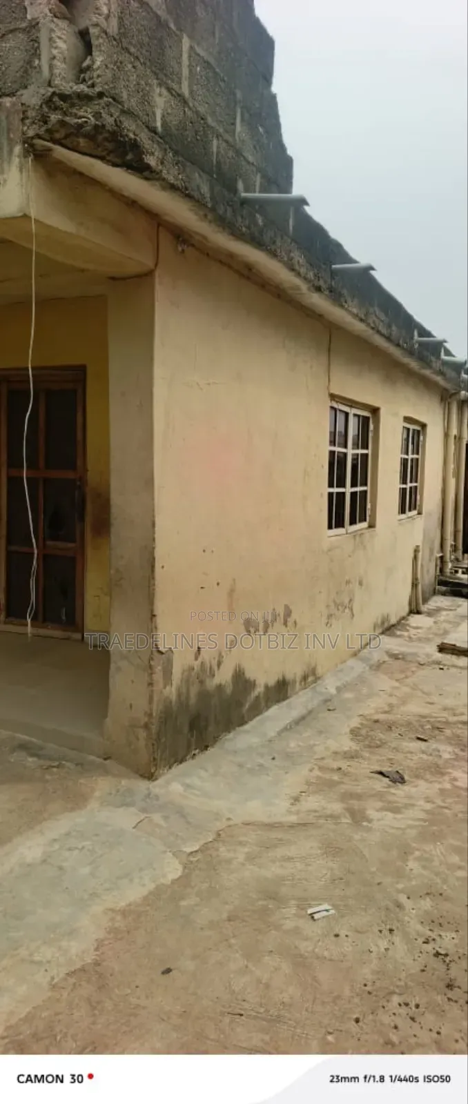 2 Blocks of Mini Flat, Decked in Alakuko