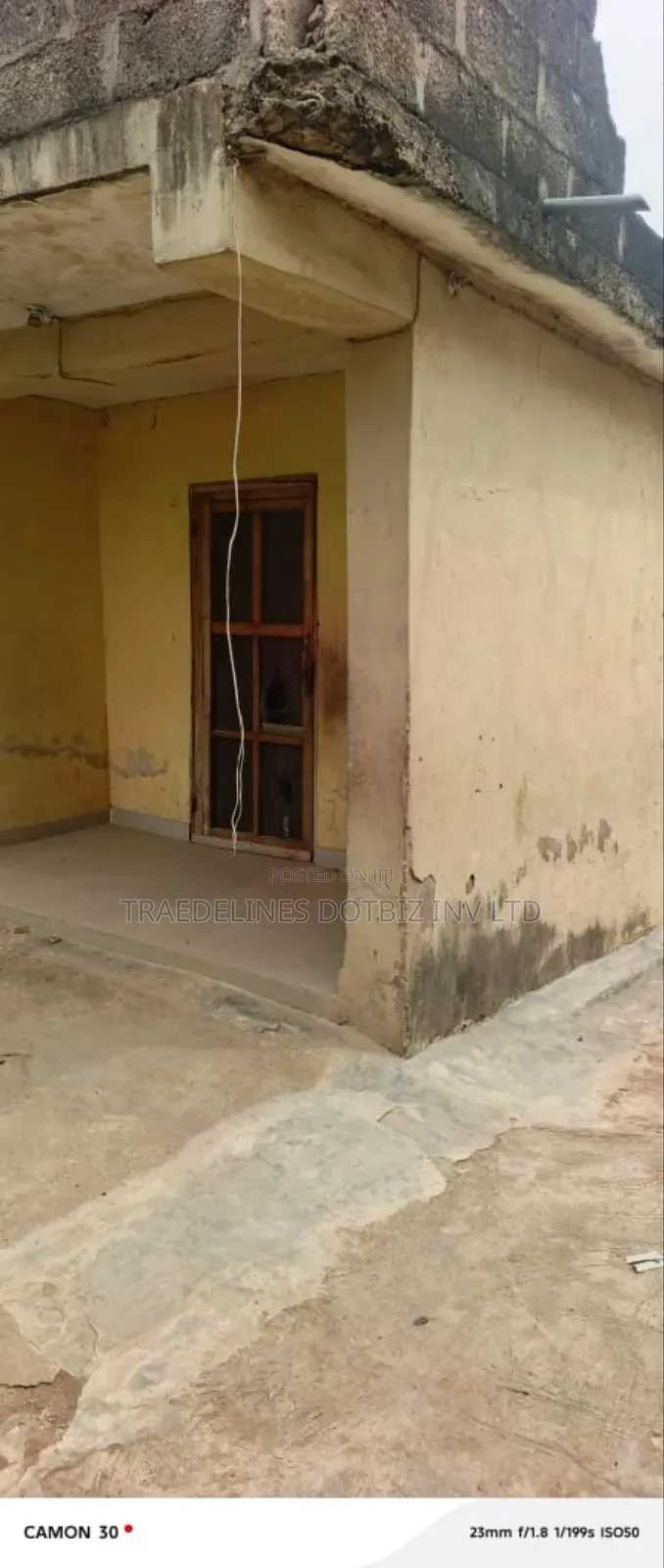 2 Blocks of Mini Flat, Decked in Alakuko