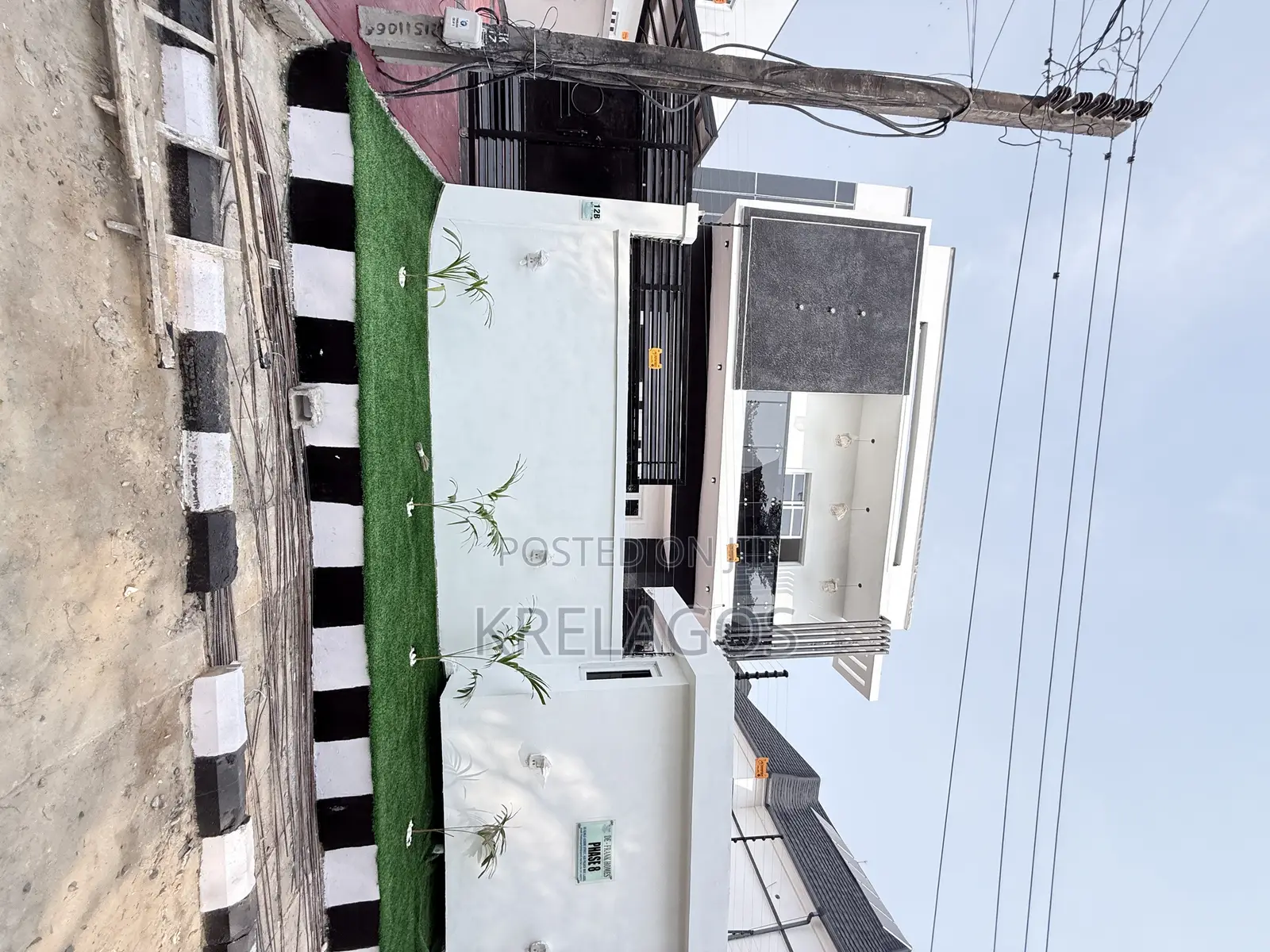 5bdrm Duplex in Ikota for sale in Ikota