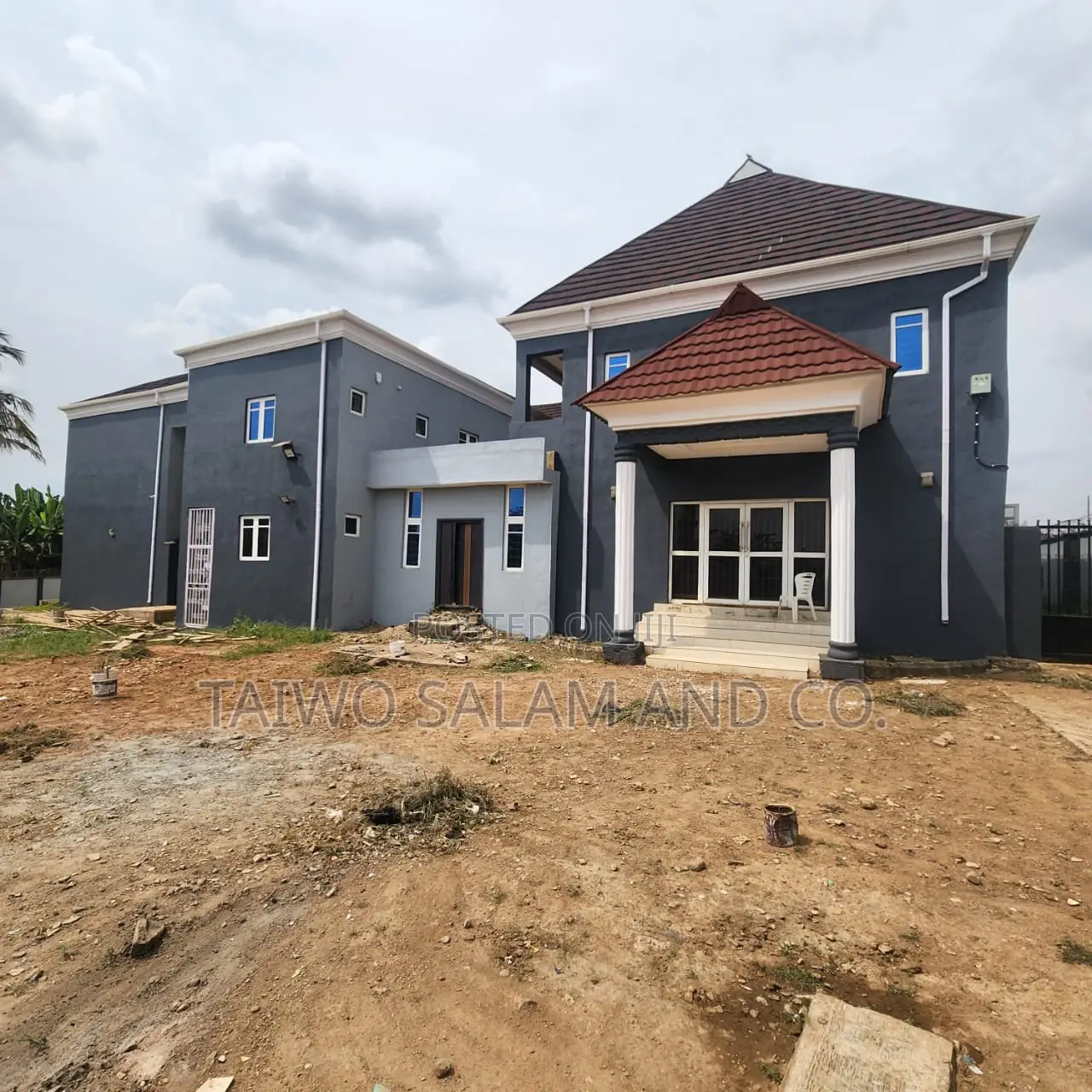 Newly Built 17 Classroom Building in Odo Ona