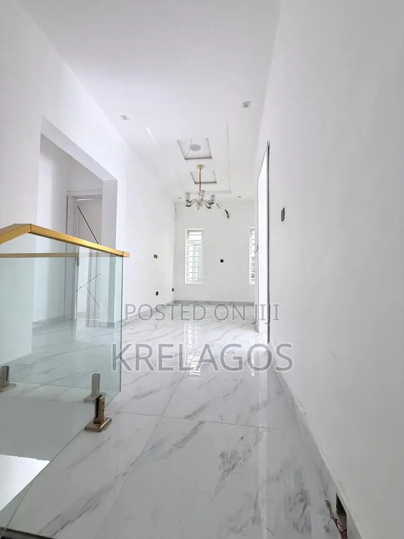 4bdrm Duplex in Ikota for sale in Ikota