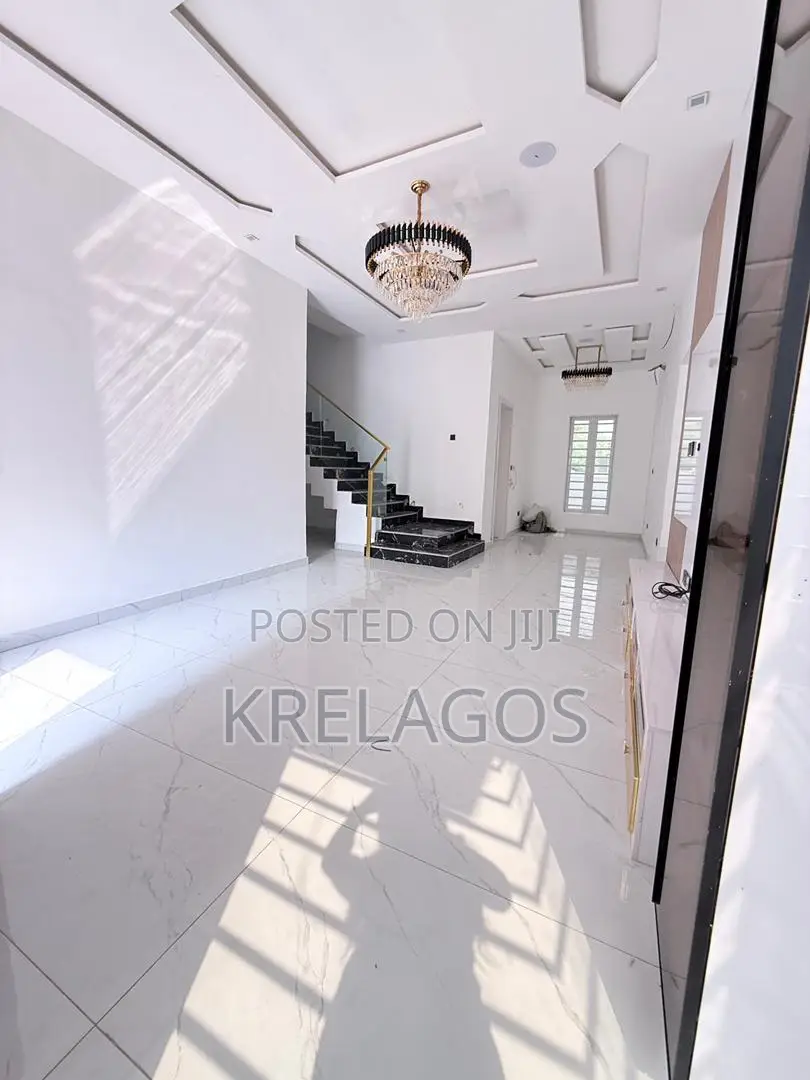 4bdrm Duplex in Ikota for sale in Ikota