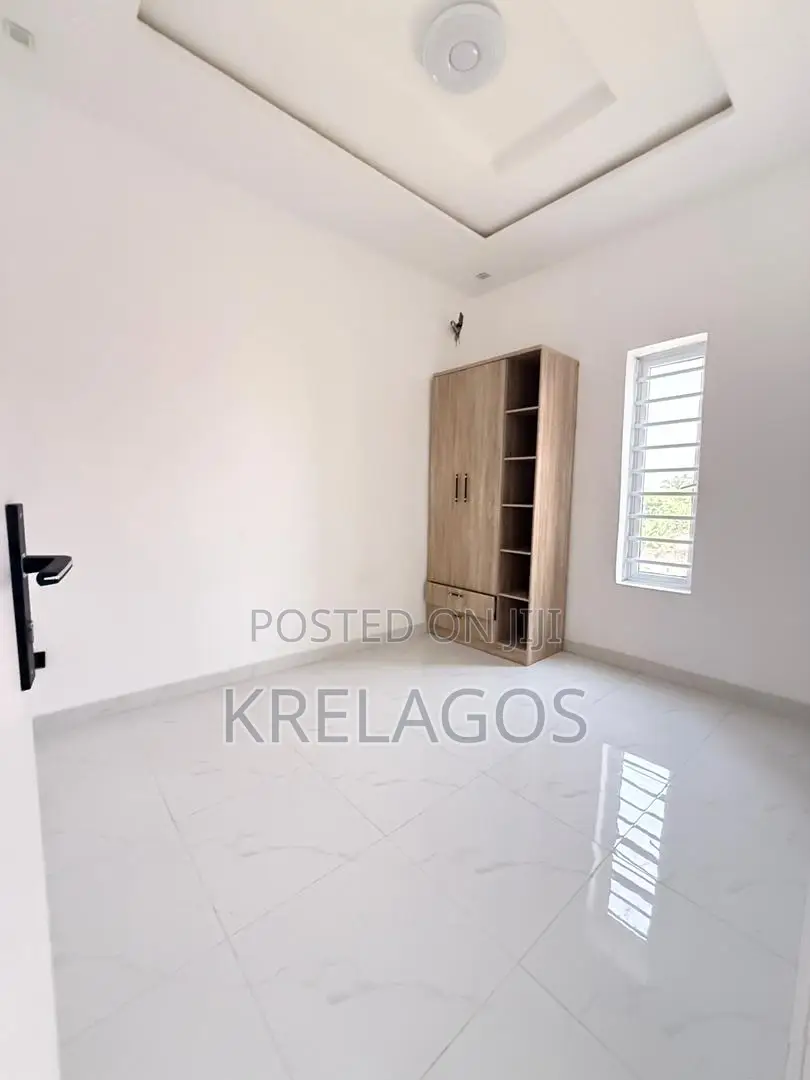 4bdrm Duplex in Ikota for sale in Ikota