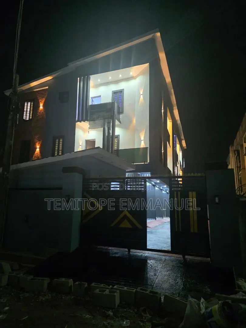 Furnished 5bdrm Duplex in Ajao Estate, Ikeja for sale in Ikeja