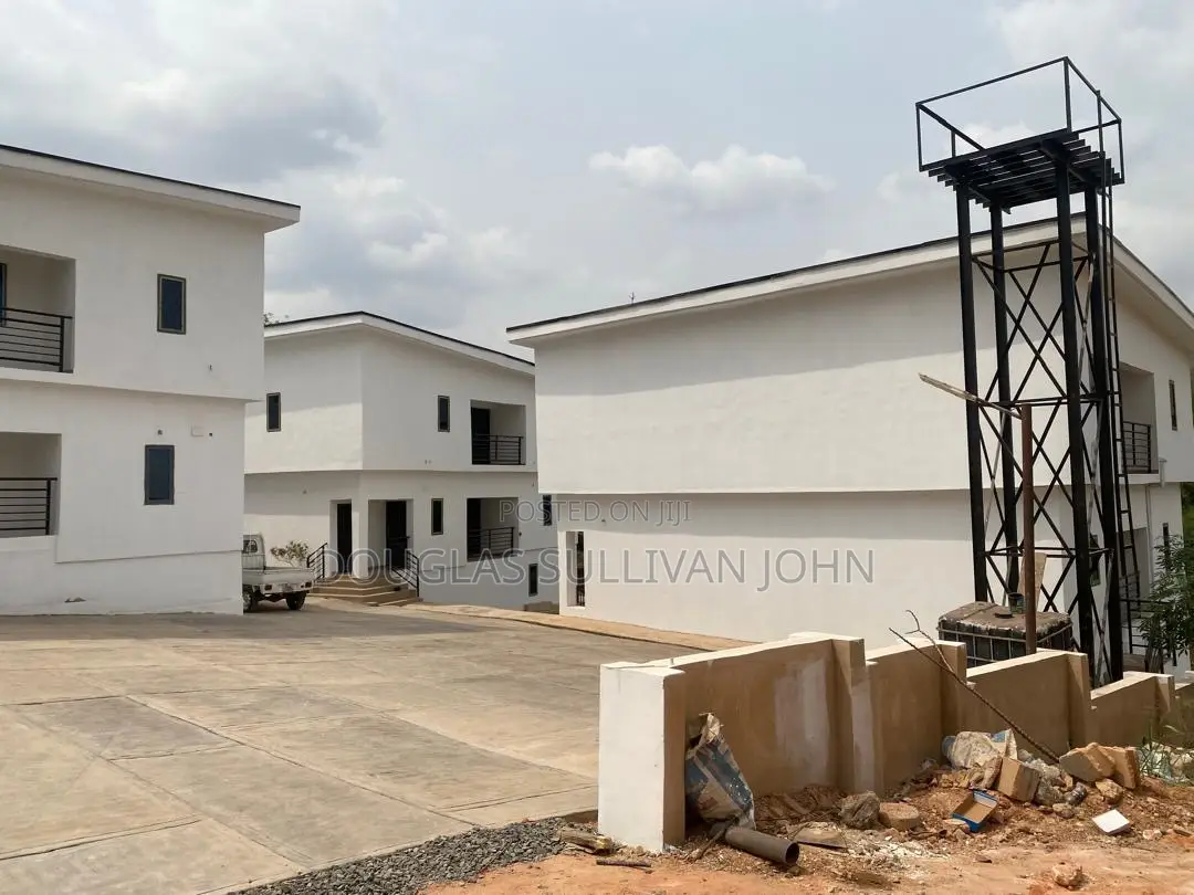 10bdrm Block of Flats in Transparency Estate, Enugu for sale in Enugu