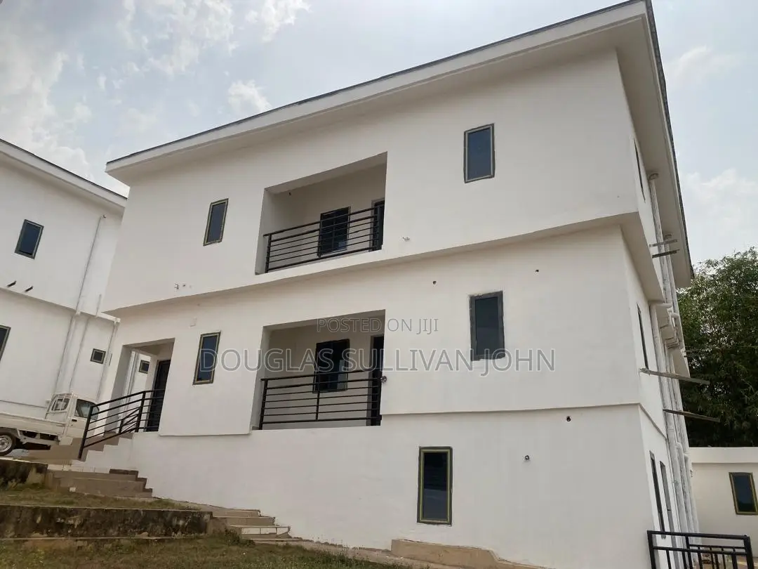 10bdrm Block of Flats in Transparency Estate, Enugu for sale in Enugu