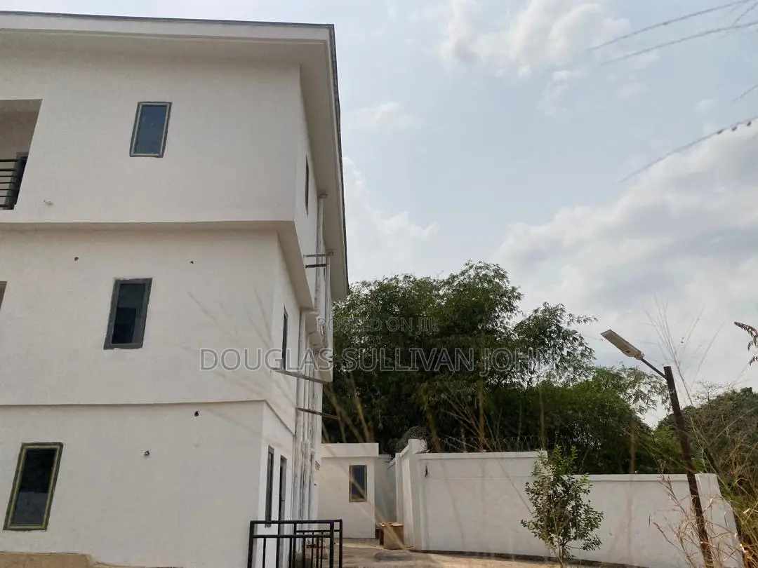 10bdrm Block of Flats in Transparency Estate, Enugu for sale in Enugu