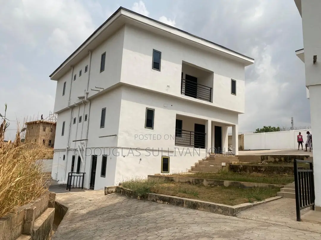 10bdrm Block of Flats in Transparency Estate, Enugu for sale in Enugu