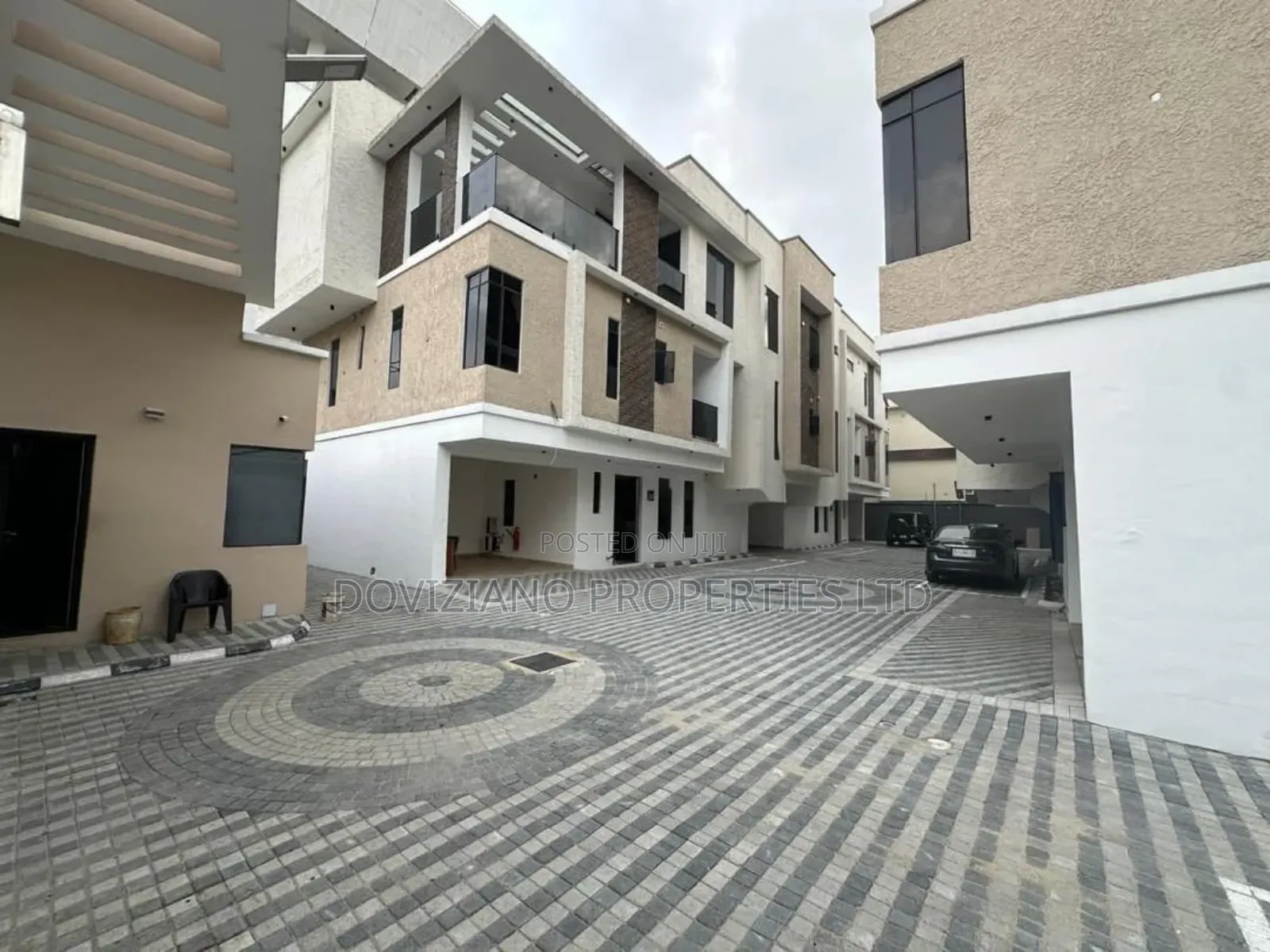 4bdrm Duplex in Ikate for sale in Ikate