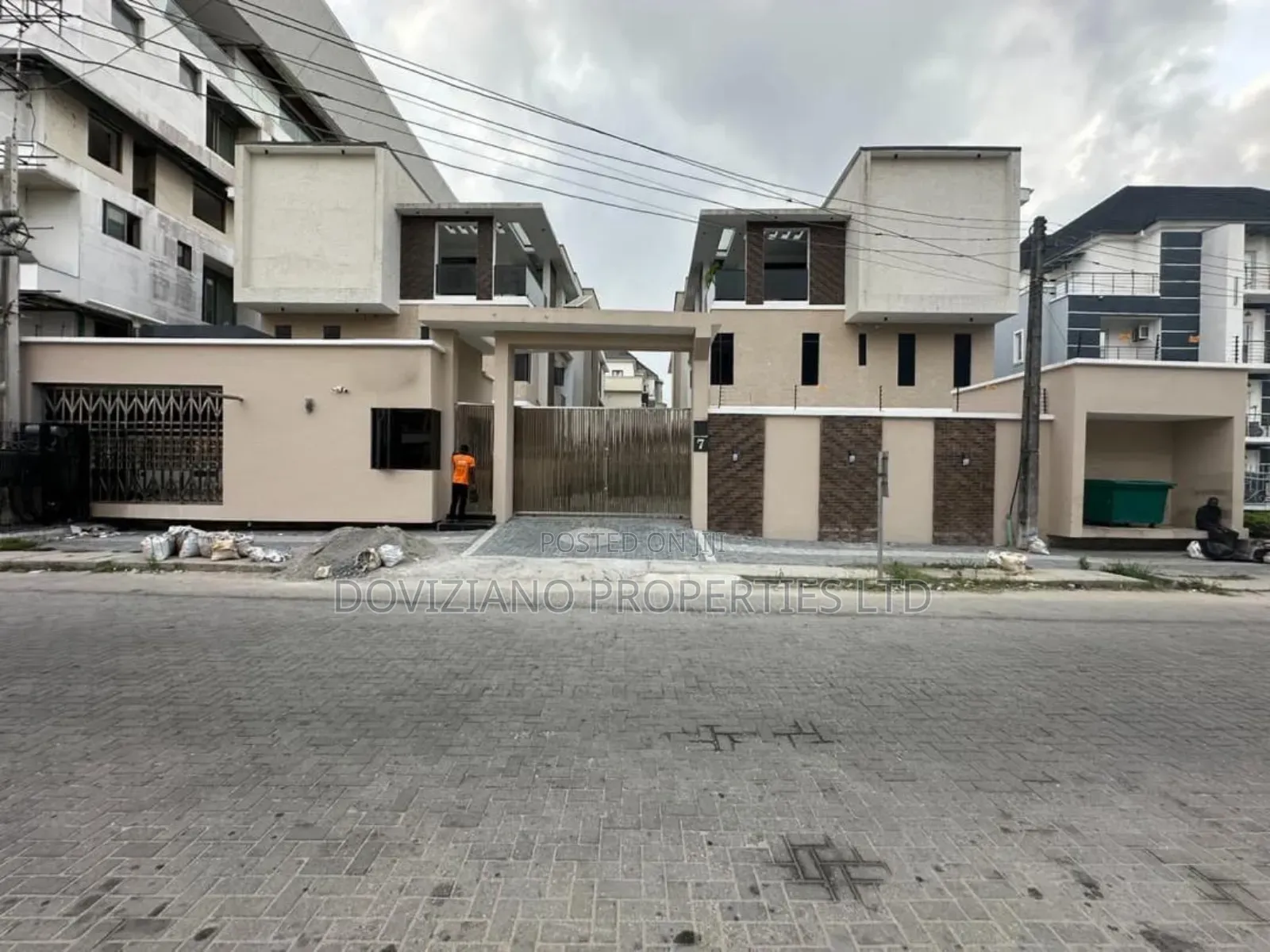 4bdrm Duplex in Ikate for sale in Ikate