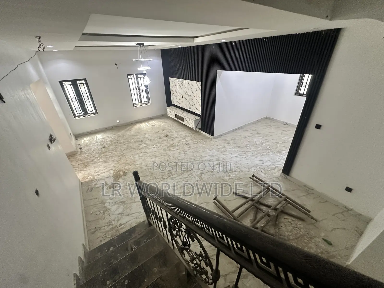 5bdrm Duplex in Lugbe District for sale in Lugbe District