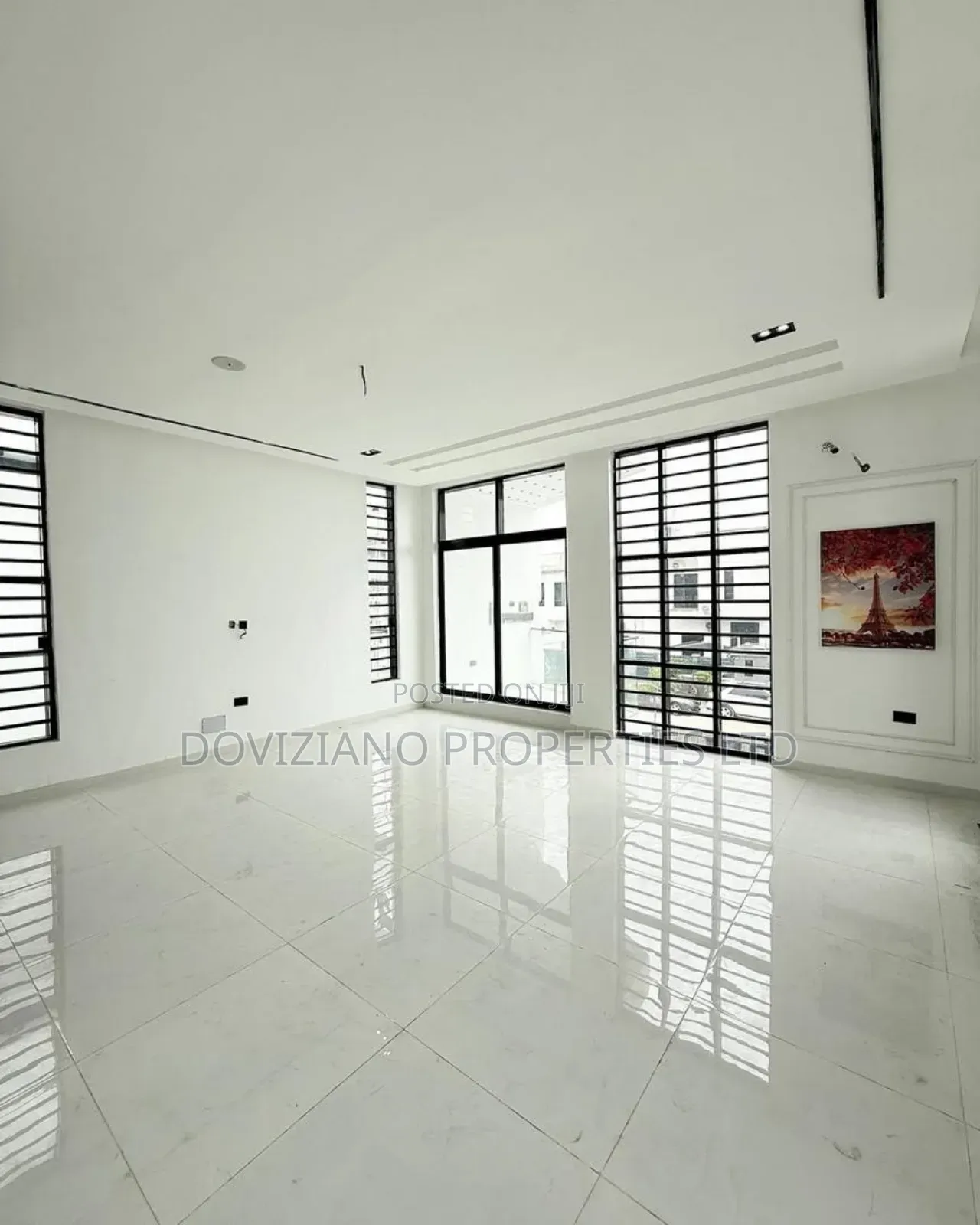 5bdrm Duplex in Chevron for sale in Chevron