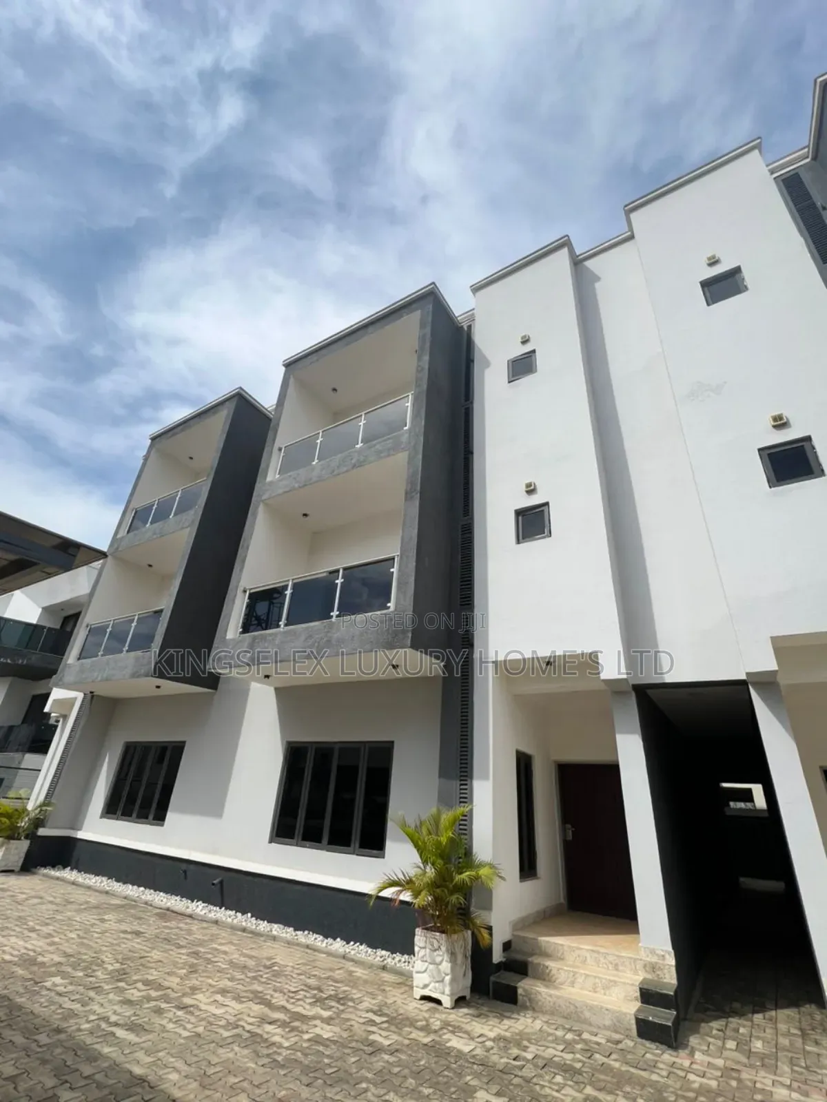 Furnished 4bdrm Townhouse/Terrace in Jahi for sale in Jahi