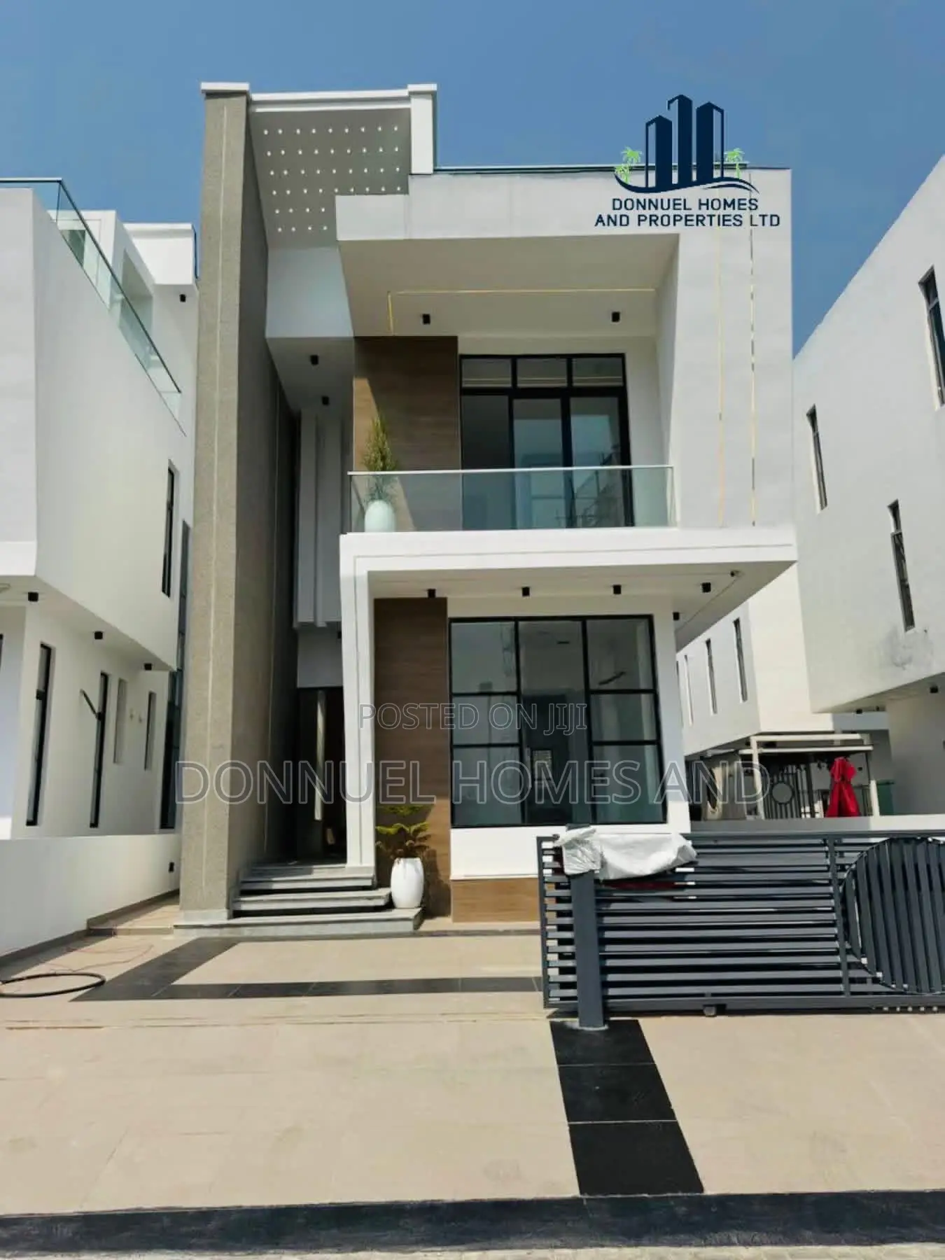 5bdrm Duplex in Osapa london for sale in Osapa london