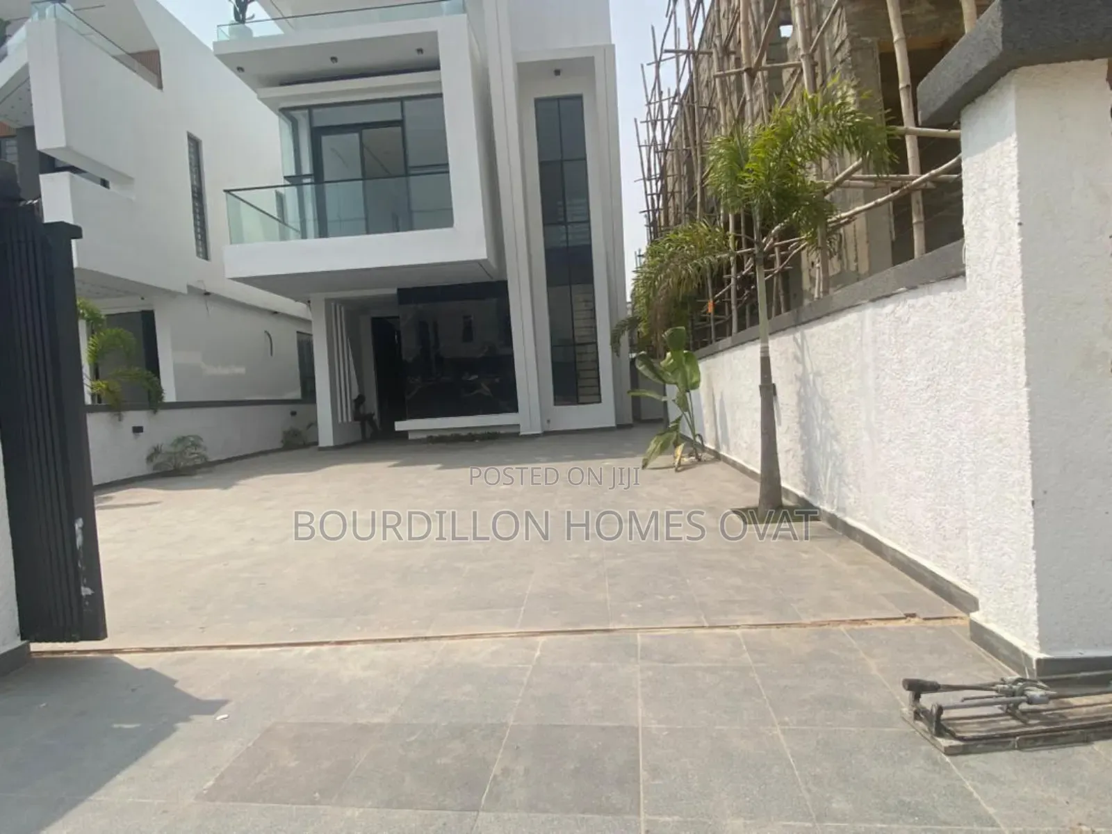 5bdrm Duplex in Chevron Lekki Lagos for sale in Chevron