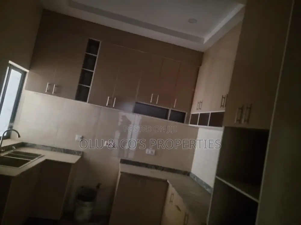 4bdrm Duplex in An Estate, Lugbe District for rent in Lugbe District