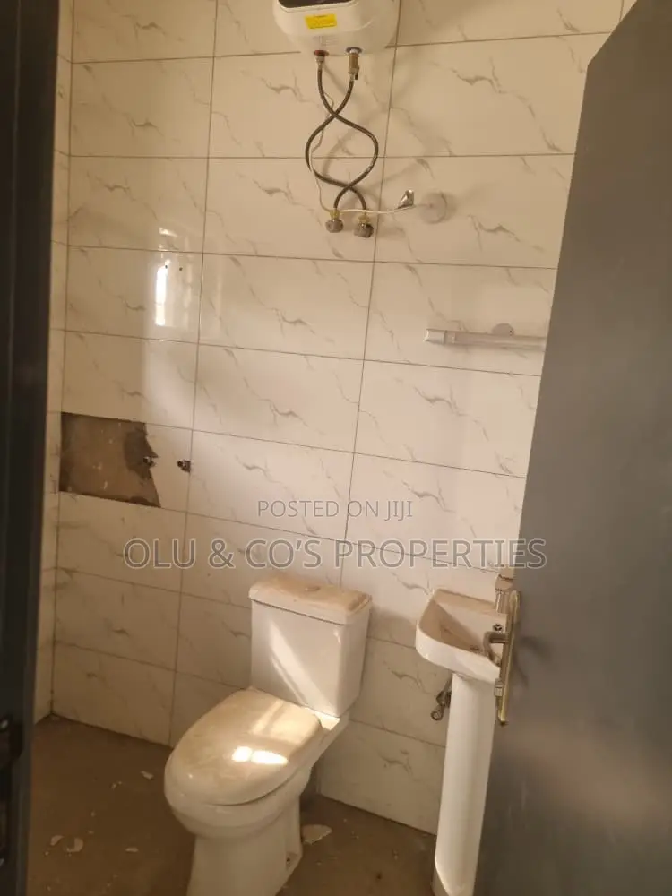 4bdrm Duplex in An Estate, Lugbe District for rent in Lugbe District