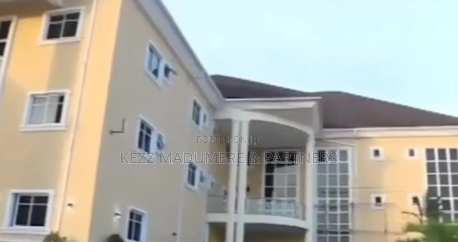 For Sale : Functional 82 Rooms Hotel in Port Harcourt in Port-Harcourt