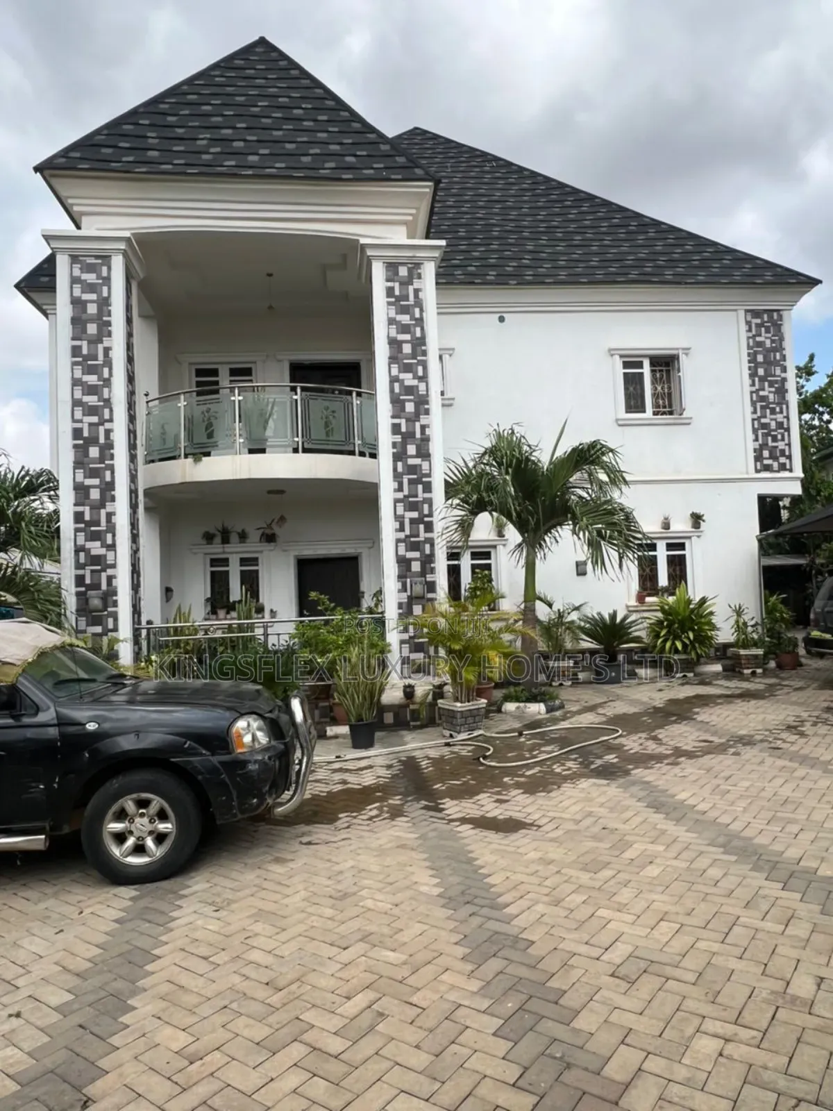 4bdrm Duplex in Mararaba for sale in Mararaba