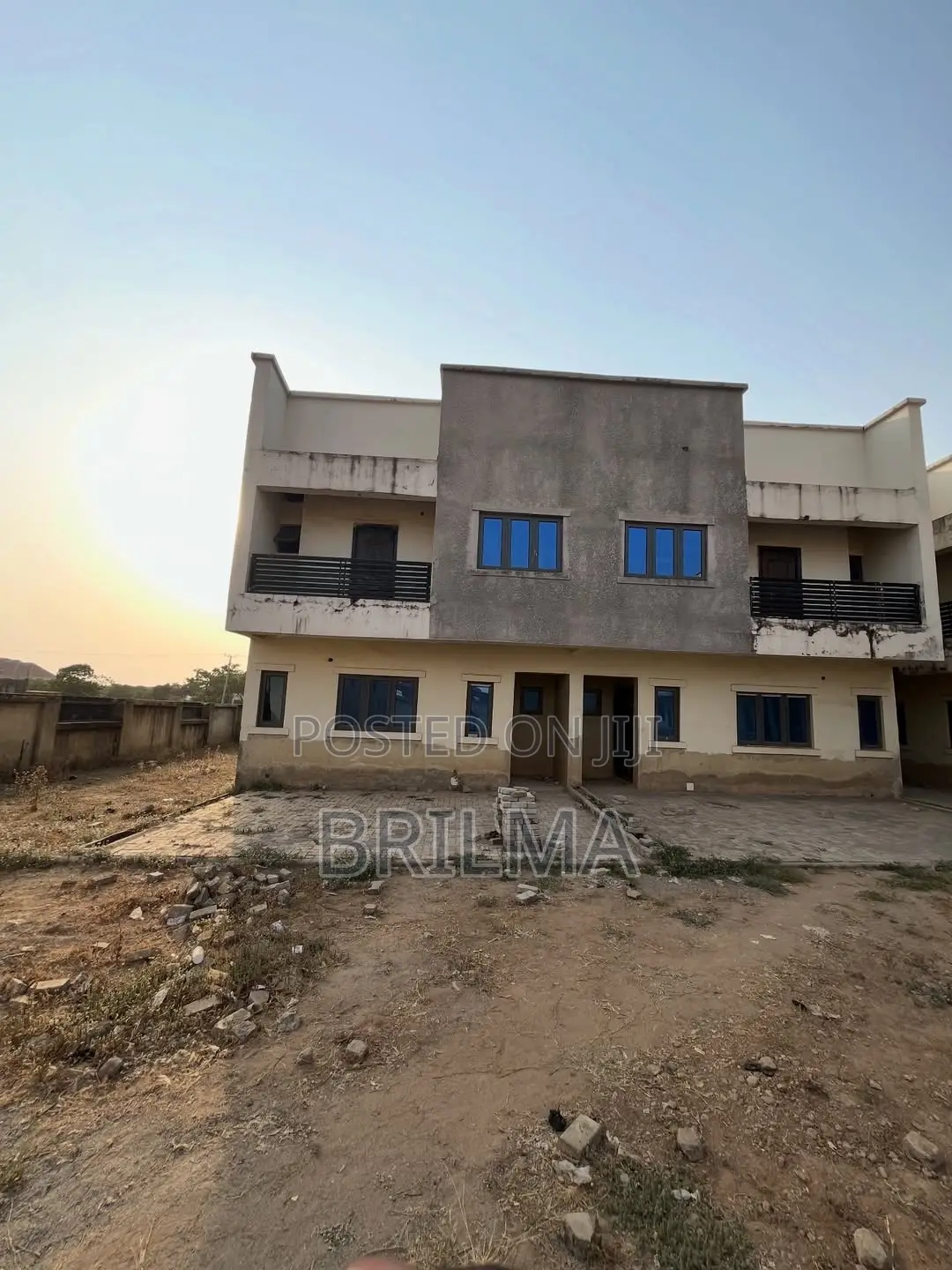 3bdrm Duplex in Kaura for sale in Kaura