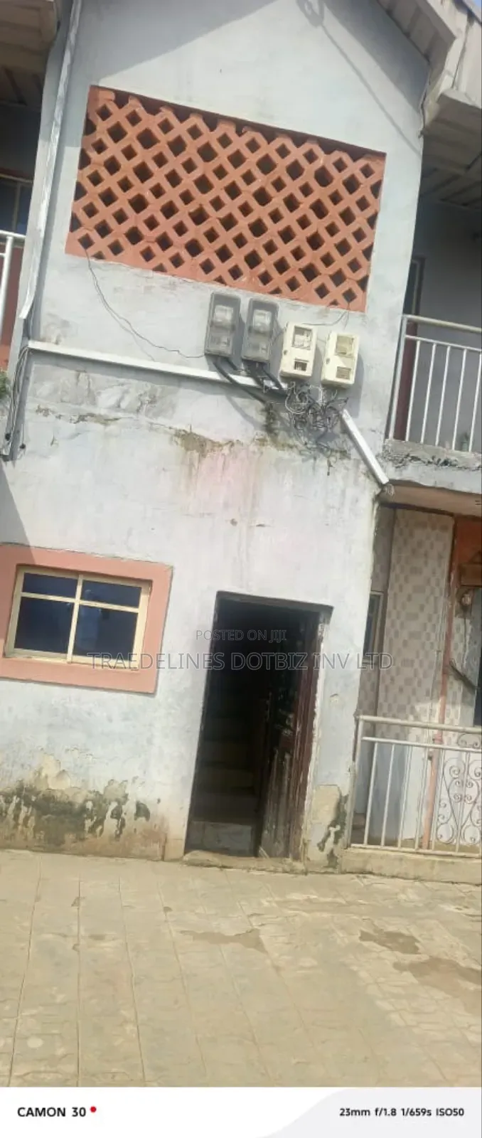 3bdrm Block of Flats in Off I L O Ota for sale in Ado-Odo/Ota