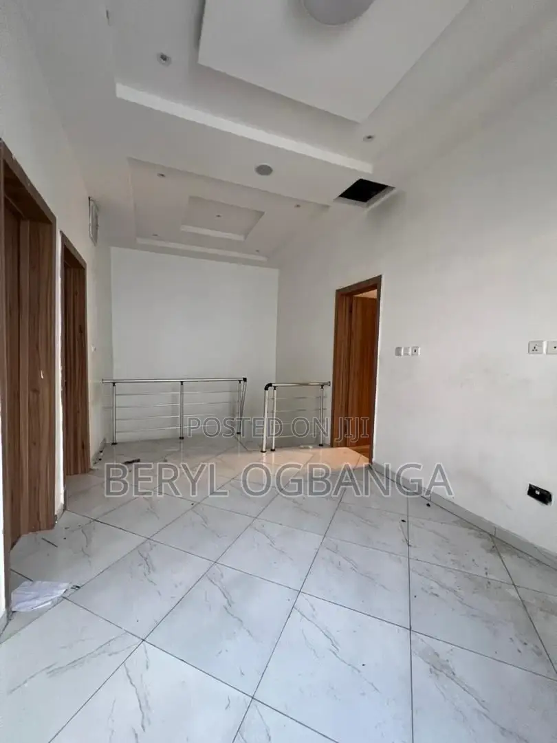 4bdrm Duplex in Lekki Phase 2 for rent in Lekki Phase 2