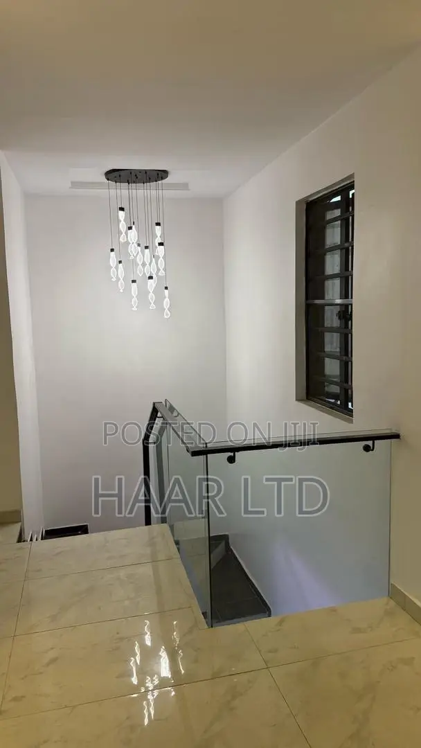 5bdrm Duplex in Ologolo for sale in Ologolo