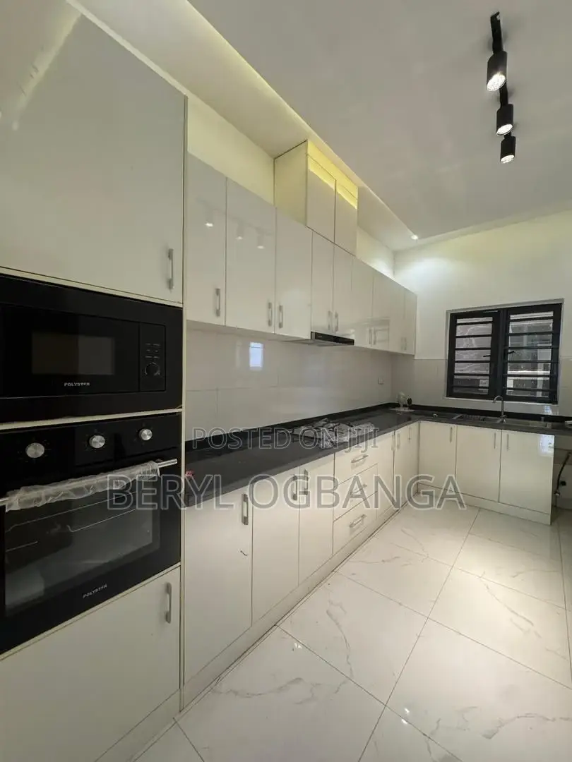 4bdrm Duplex in VGC / Ajah for sale in VGC / Ajah