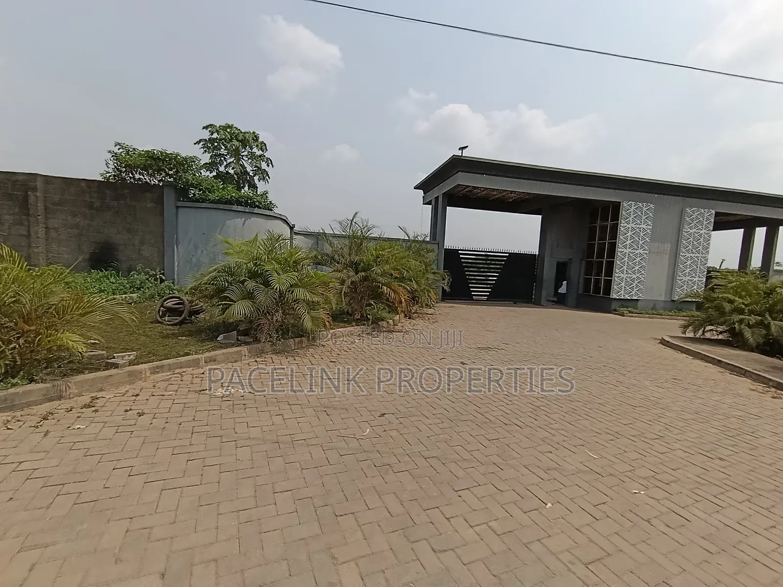 3bdrm Block of Flats in Ipaja / Ipaja for sale in Ipaja / Ipaja