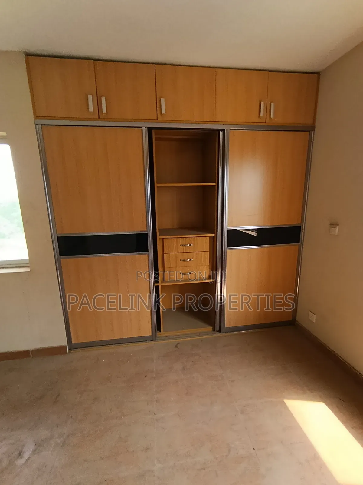 3bdrm Block of Flats in Ipaja / Ipaja for sale in Ipaja / Ipaja