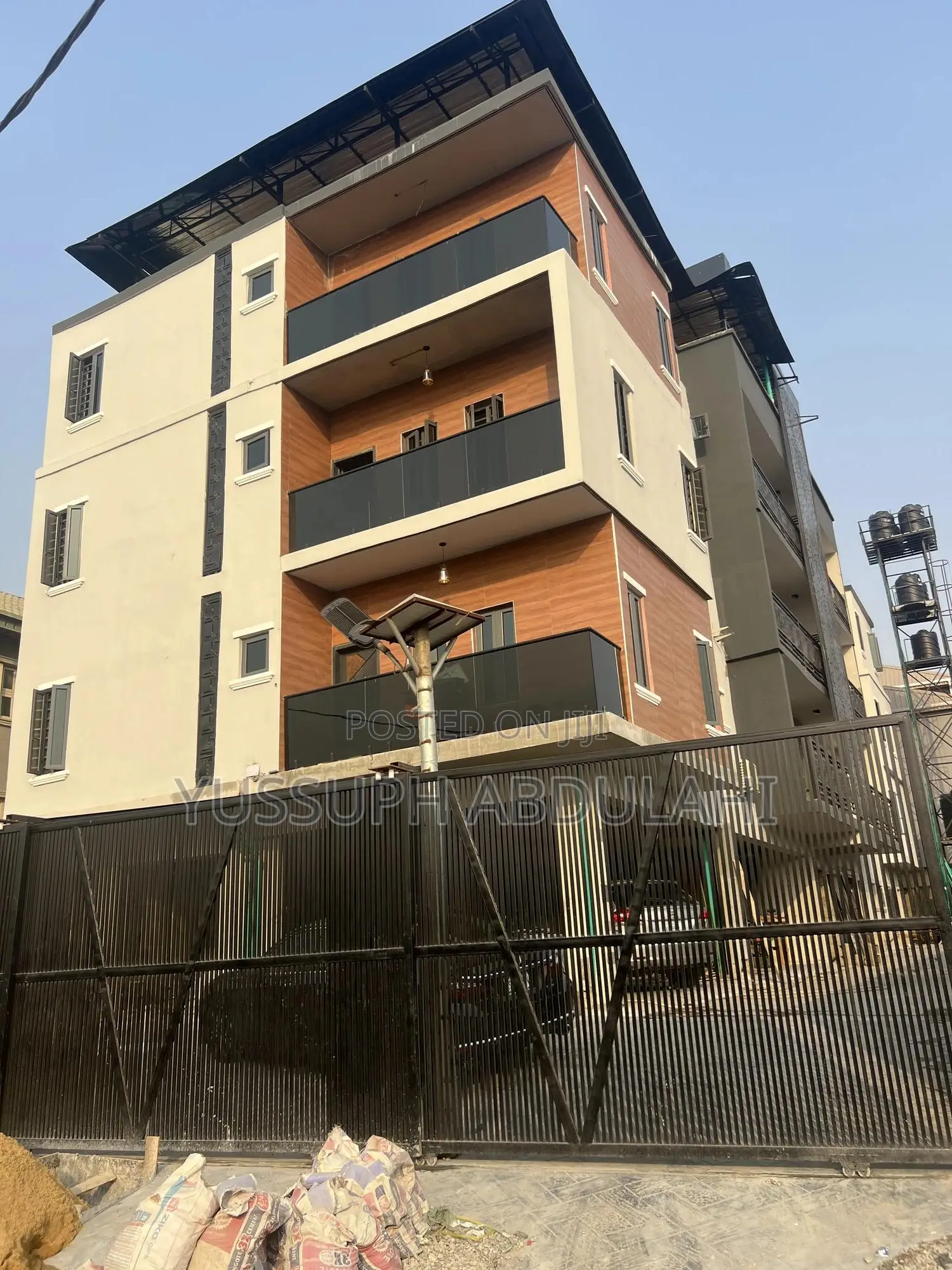 3bdrm Apartment in Yaba, Akoka for sale in Akoka