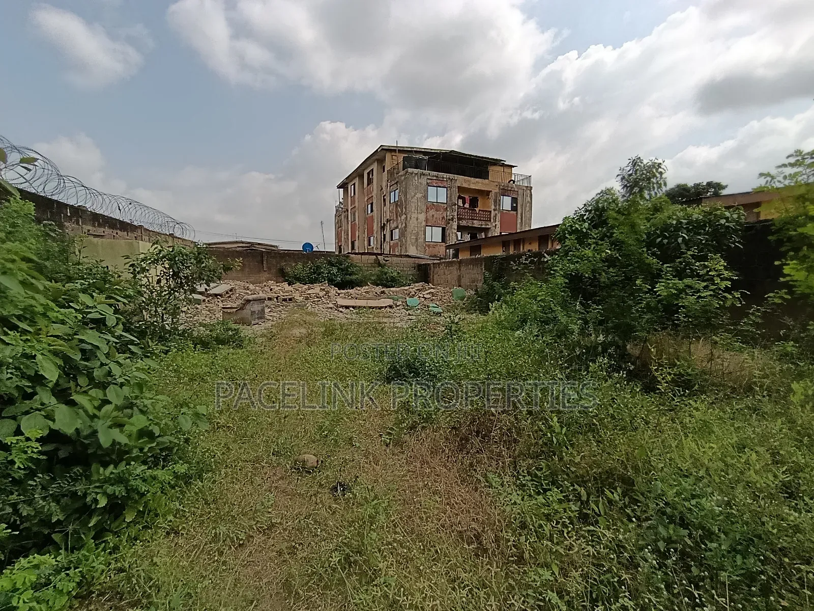 Full Plot of Land on a Tarred Road in Ipaja / Ipaja
