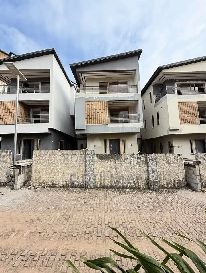 4bdrm Duplex in Mabushi for sale in Mabushi