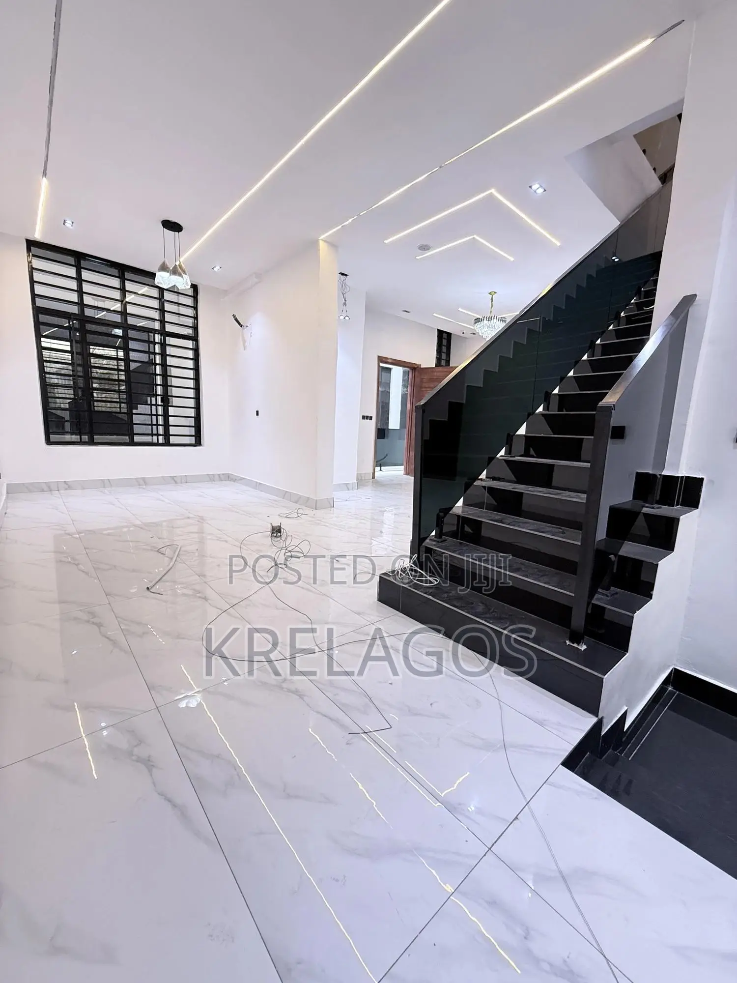 4bdrm Duplex in Chevron Toll Gate for sale in Chevron