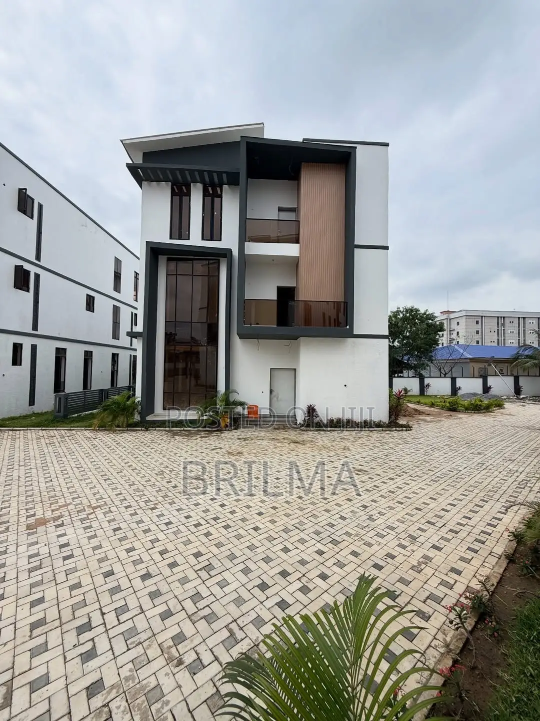 6bdrm Duplex in Mabushi for sale in Mabushi