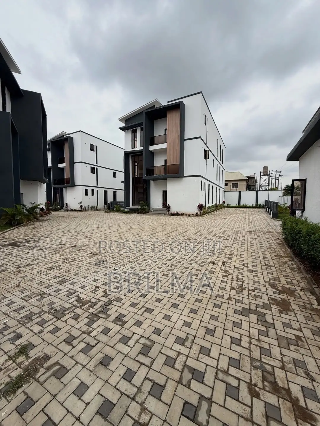 6bdrm Duplex in Mabushi for sale in Mabushi