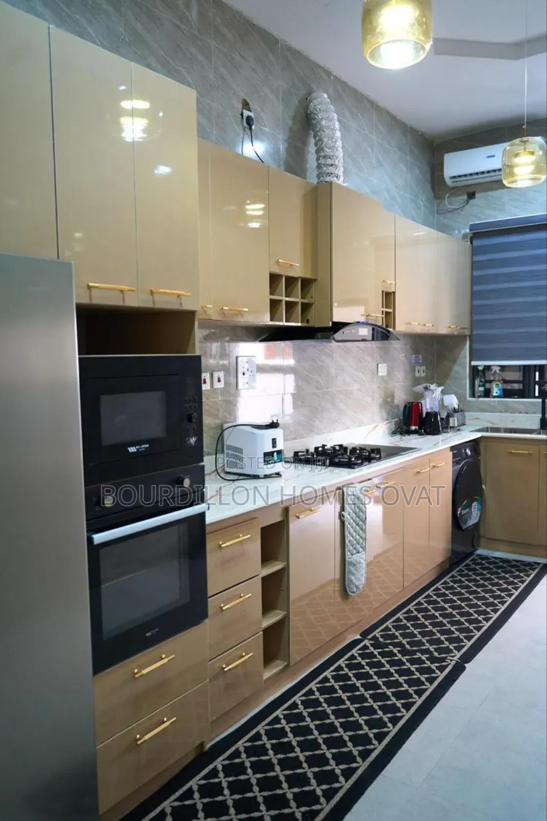 4bdrm Duplex in Chevron Toll Gate for sale in Chevron