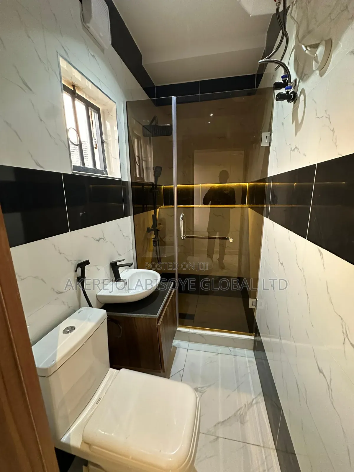 4bdrm Duplex in In An Estate for sale in Gwarinpa