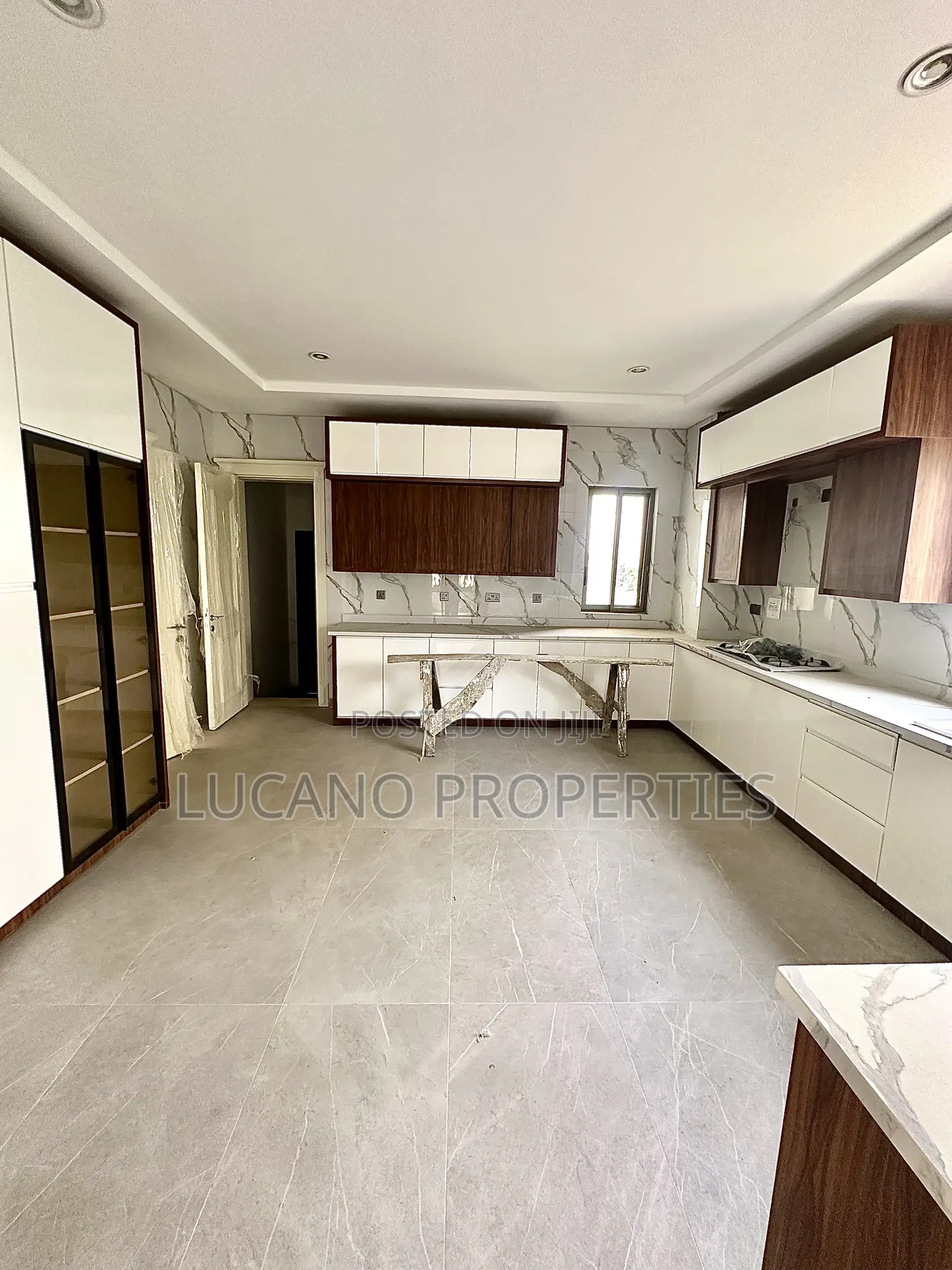 5bdrm Duplex in Maitama District for sale in Maitama